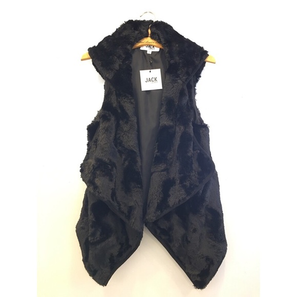 Jack by BB Dakota Jackets & Blazers - NWT 🆕 Jack by BB Dakota faux fur vest 🆕